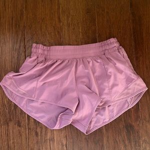 Lululemon Hot High-Rise Lined Short 2.5"